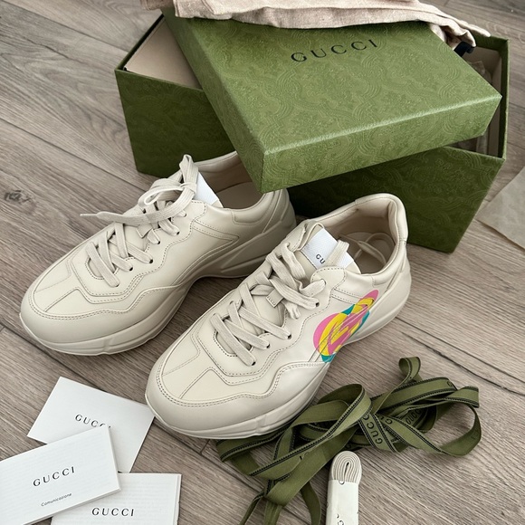 SOLD. WOMEN'S RHYTON GUCCI LEATHER SNEAKER - Picture 2 of 5